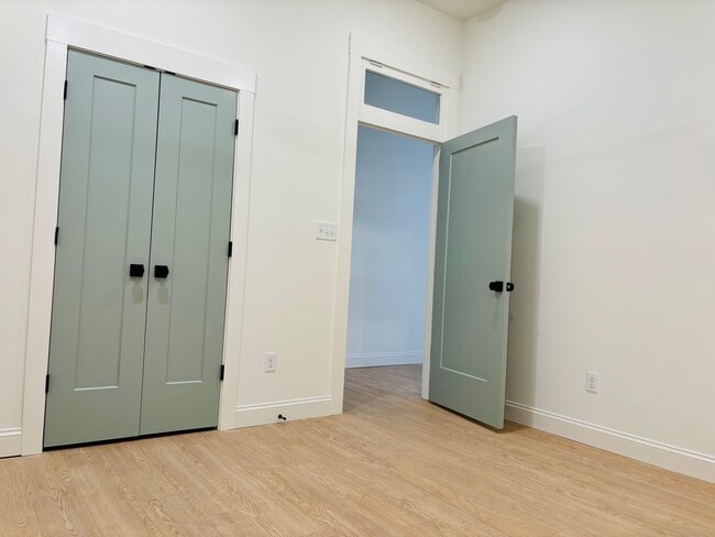 Building Photo - 711 Broadway St