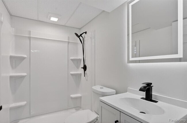 Building Photo - 4171 Mapleleaf Rd