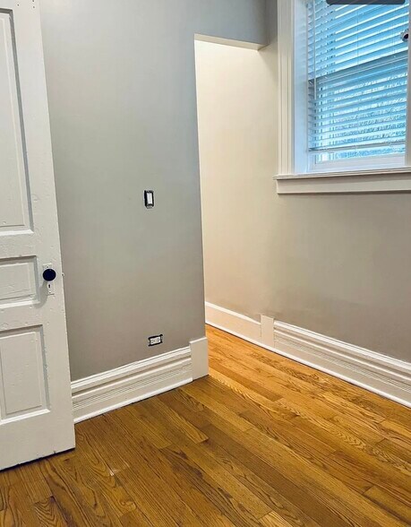 Building Photo - 3409 S Lowe Ave