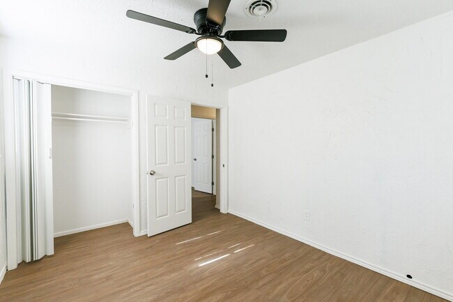 Building Photo - Updated 4 bedroom close to LCU and Tech