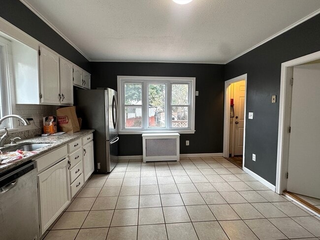 Building Photo - 61 5th Ave