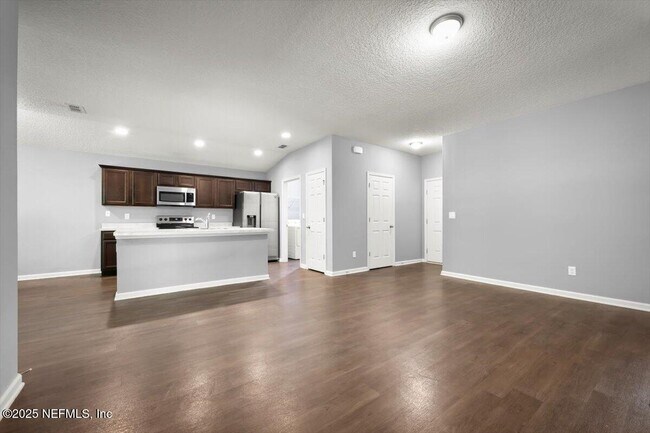 Building Photo - 613 Washington Ln