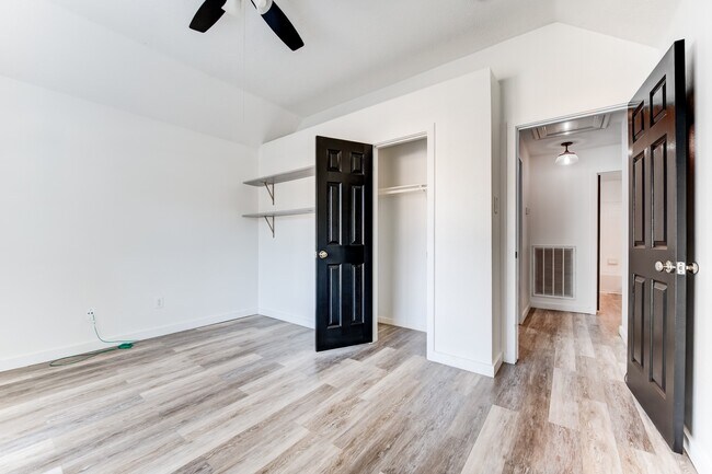 Building Photo - 31302 Baker Lake Dr