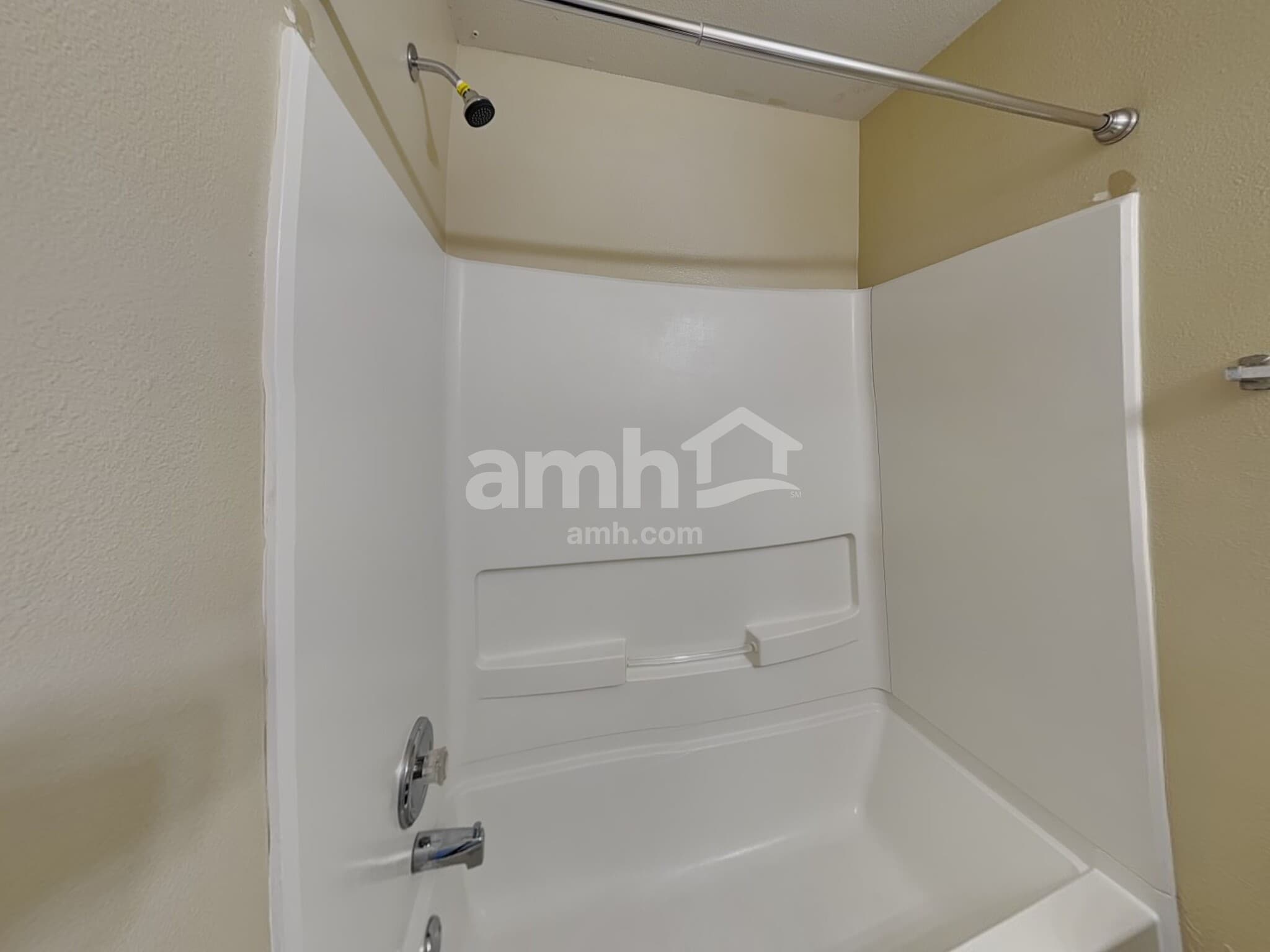 Building Photo - 3347 Hemlock St