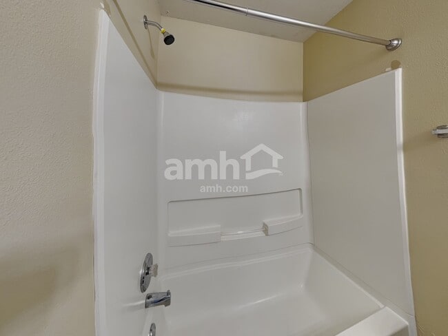 Building Photo - 3347 Hemlock St