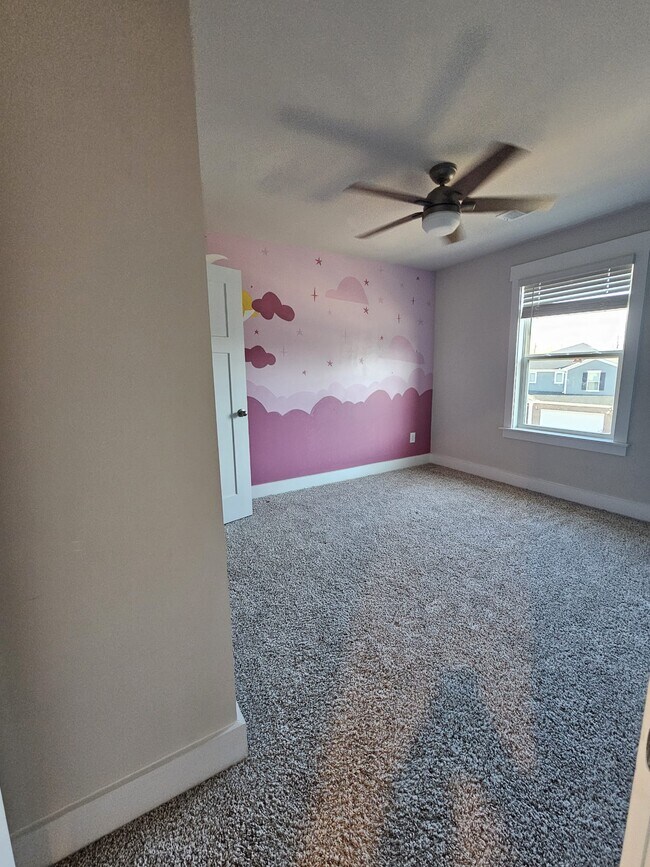 Building Photo - 558 Laxton Rd