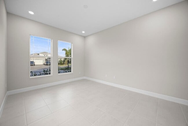 Building Photo - 5741 Beechnut Dr