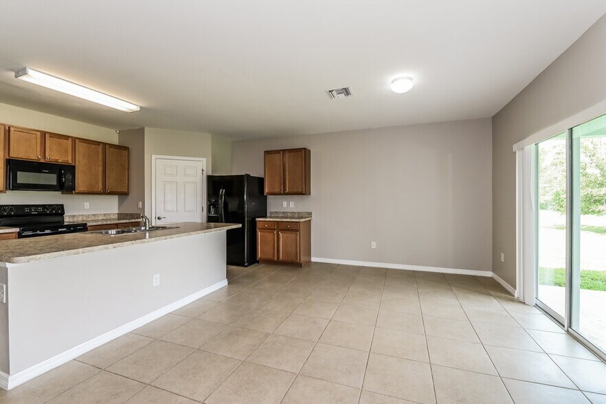 Building Photo - 449 SW 19th St