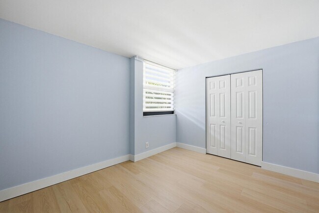 Building Photo - 2070 Homewood Blvd