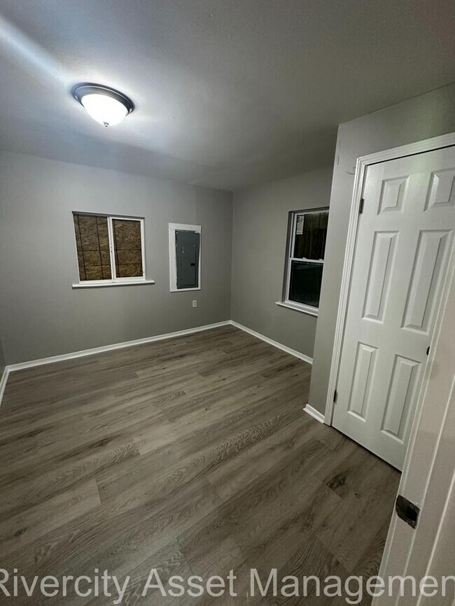 Building Photo - North Memphis Cutie!!! Section 8 Friendly,...
