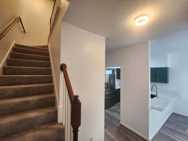 Building Photo - 125 Horse Run Dr