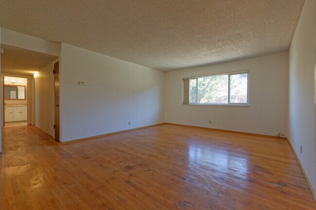 Building Photo - 1416 Petal Way