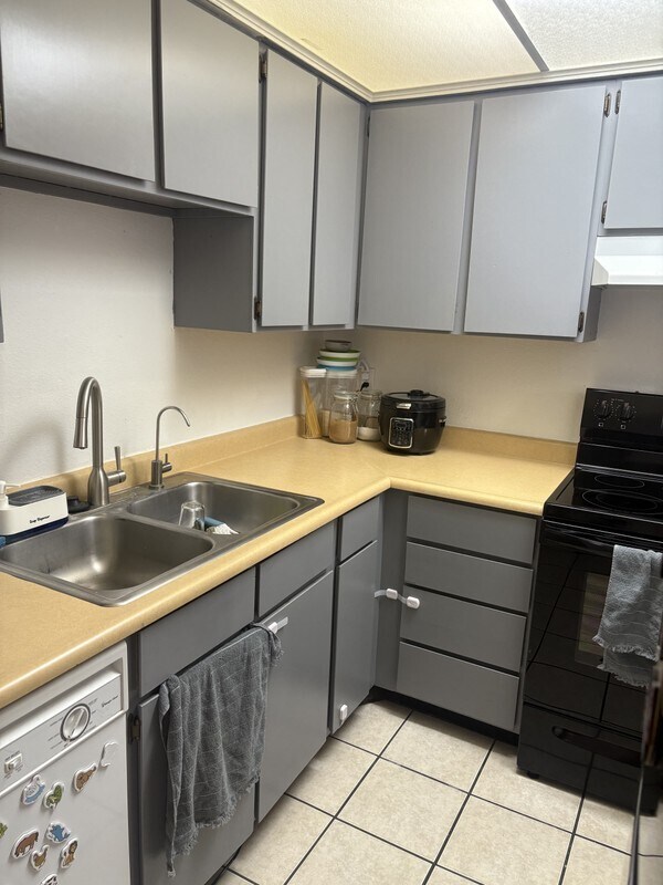 Building Photo - 98 E 600 S