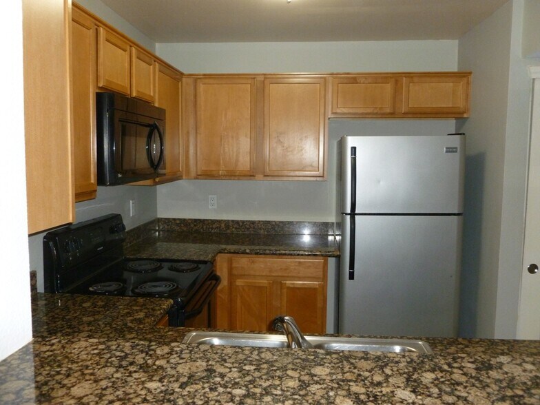 Building Photo - 2110 Sealion Dr