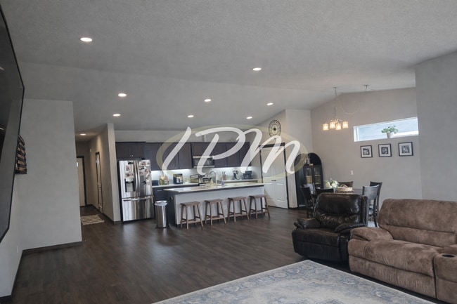 Building Photo - Spacious Open-Concept Single-Level Home