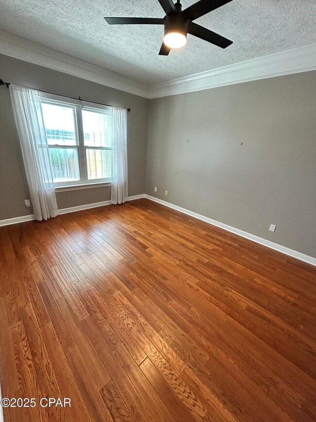 Building Photo - 2908 Country Club Dr