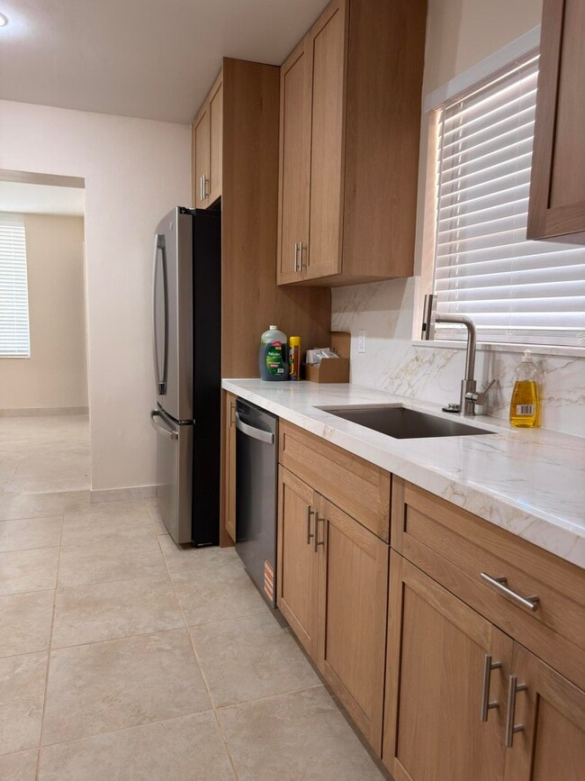 Building Photo - 7500 SW 98th Ct