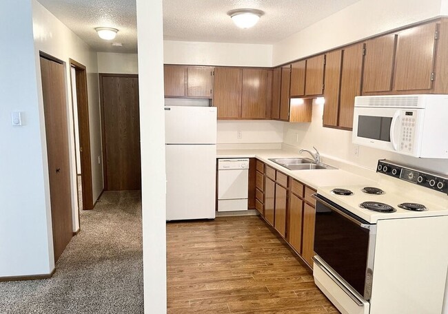 Building Photo - 1111 E Iowa Ave