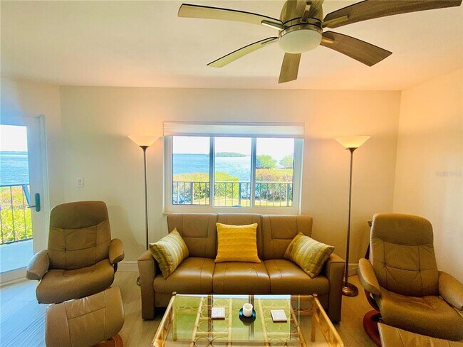 Building Photo - 1515 Pinellas Bayway S