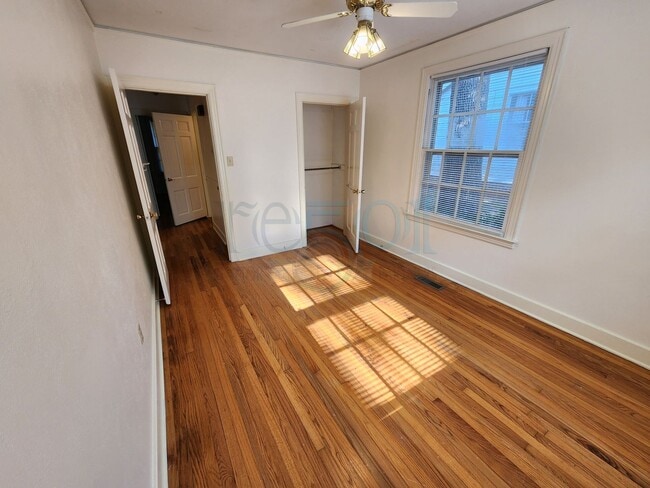 Building Photo - Great 3 Bedroom 1 Bathroom in Forest Heigh...