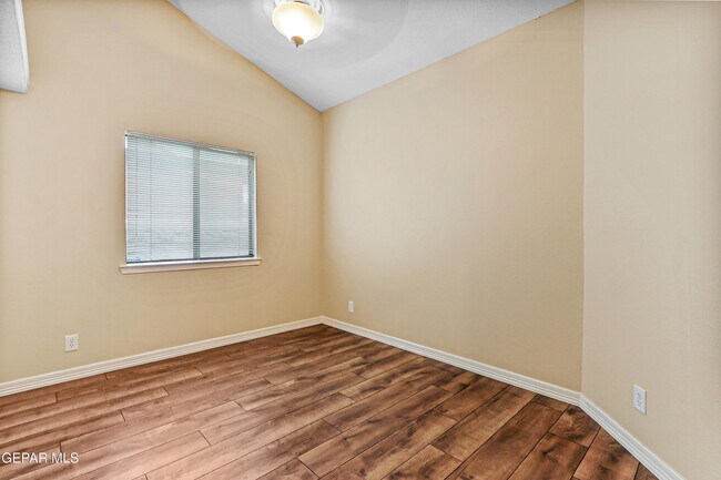 Building Photo - 7229 Golden Hawk Dr