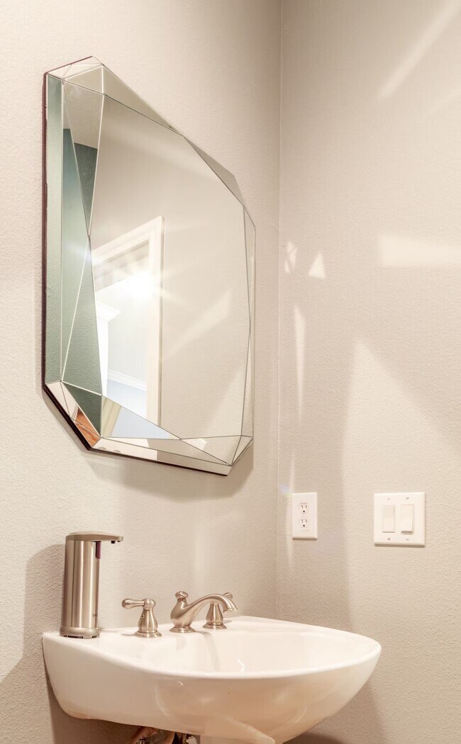 Building Photo - 3001 Murworth Dr