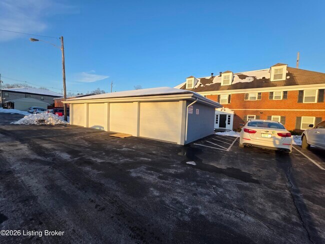 Building Photo - 722 Breckenridge Ln