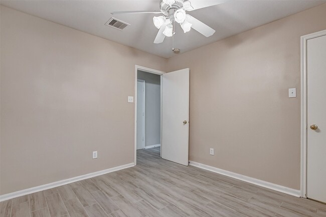 Building Photo - 10822 Cane Grove Ln