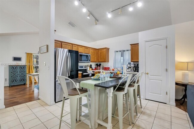 Building Photo - 17833 Woodcrest Way