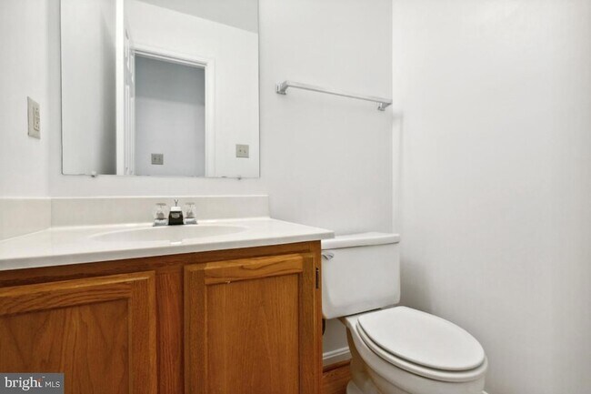 Building Photo - 18221 Fox Chase Cir