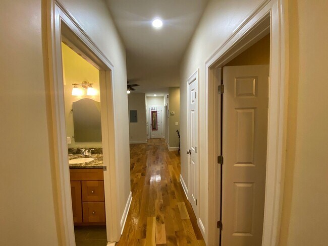 Building Photo - 63 Mechanic St