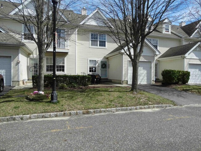 Primary Photo - 18 Lighthouse Ct