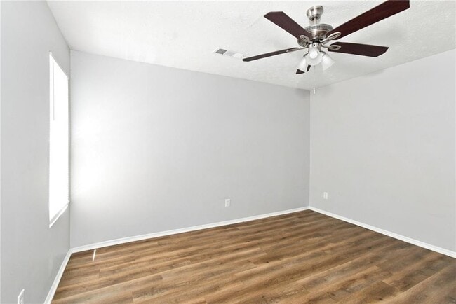 Building Photo - 4165 Little Springs Rd