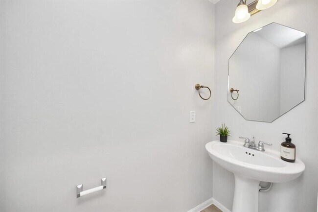 Building Photo - 20610 Arrow Falls Ln
