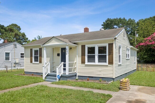 Building Photo - Updated ranch in Portsmouth!