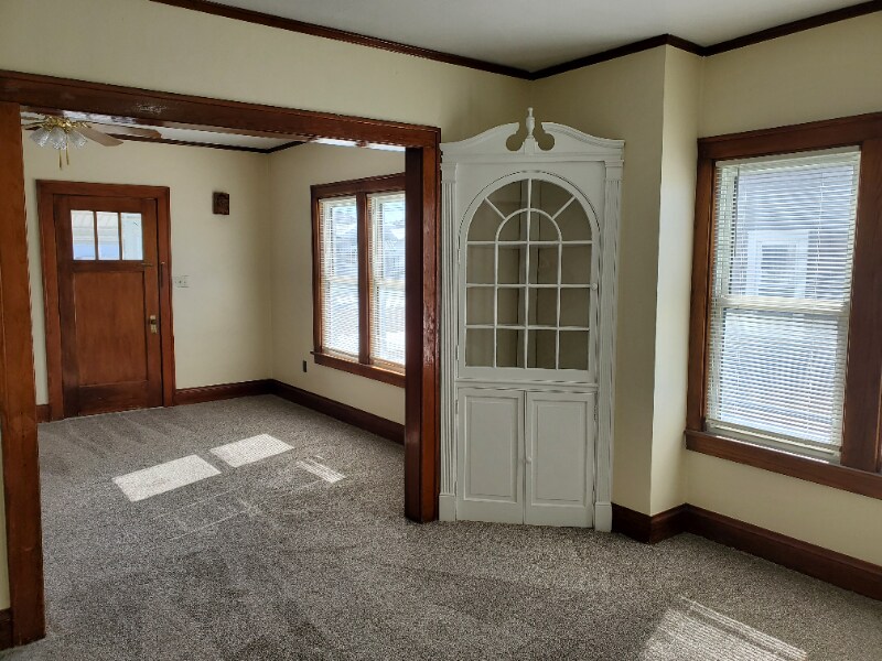 Building Photo - 124 N Division St