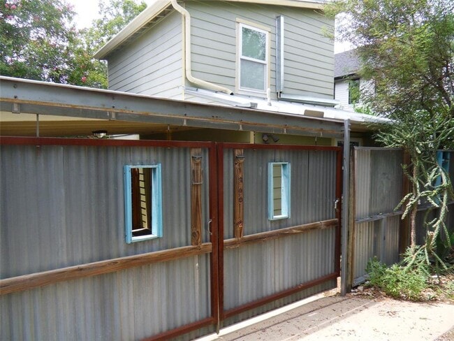 Building Photo - 1309 Singleton Ave
