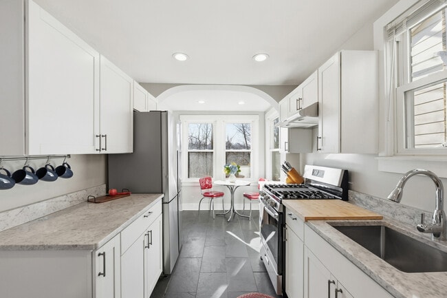 Building Photo - 1424 Macon Ave