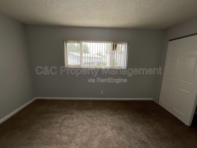 Building Photo - 292 Grecia Ct