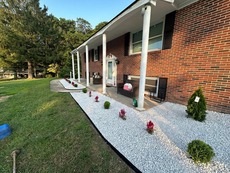Building Photo - 38 Bramble Ln
