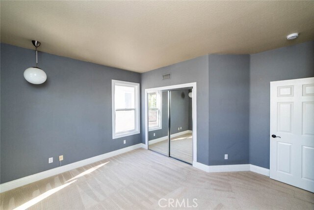 Building Photo - 6 Roseleaf