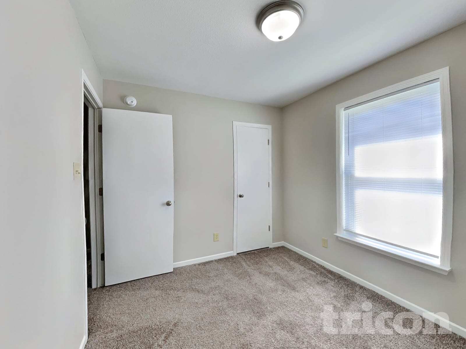 Building Photo - 695 Cross Wind Dr