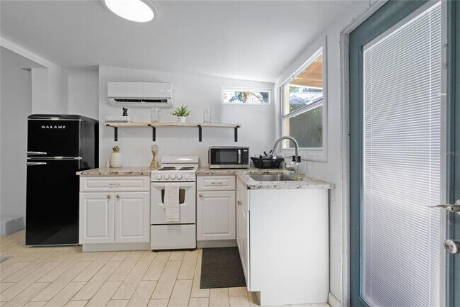 Building Photo - 2826 Marlette St