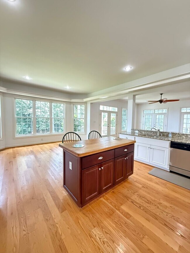 Building Photo - 142 Riverview Plantation Dr