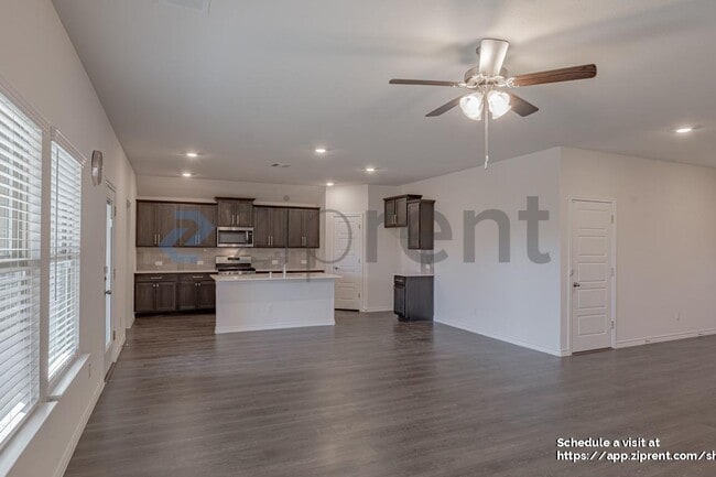 Building Photo - 547 Delaware RD