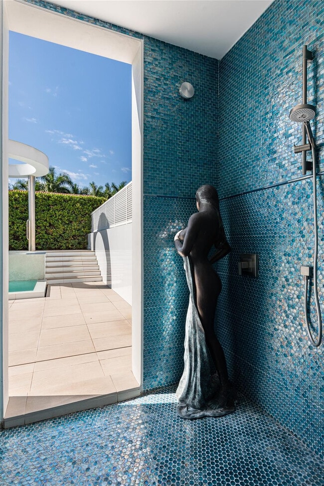 Building Photo - 500 Isle of Capri Dr