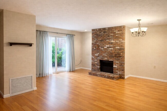 Building Photo - 154 Quincy Shore Dr