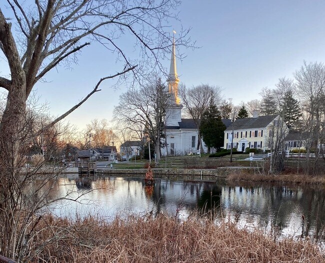 Building Photo - 95 Main St