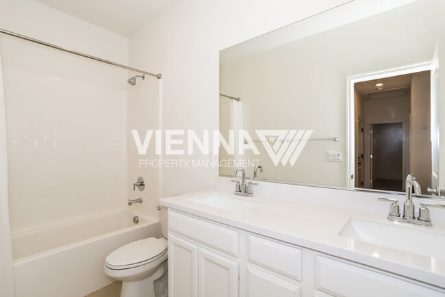 Building Photo - Gorgeous Home in Rancho with a POOL!