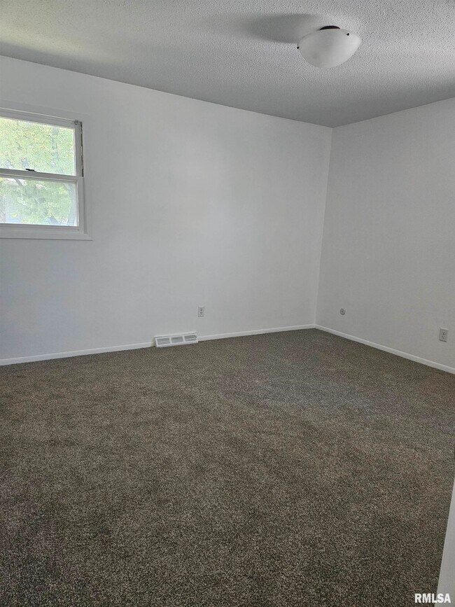 Building Photo - 2530 Saint John Ct